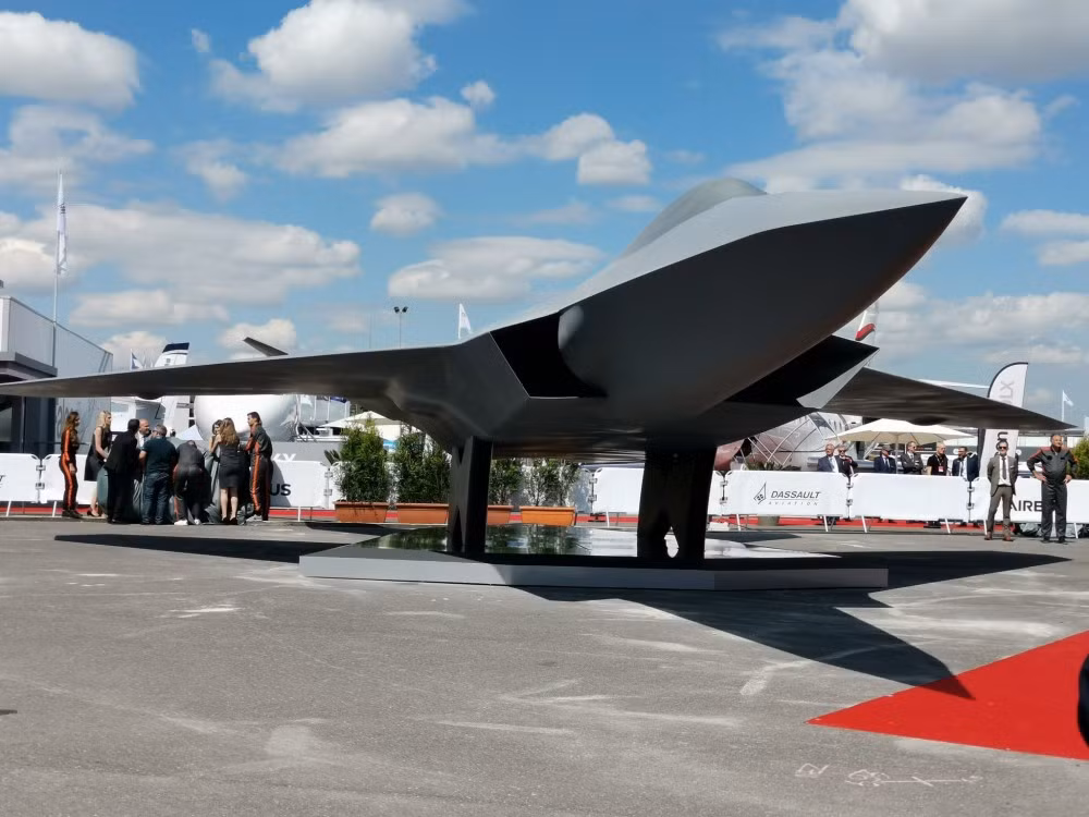 Dẫu vậy, không chắc là liệu Lockheed Martin có liên quan tới dự án này không. Bởi từ lâu trong các chương trình phát triển máy bay, tuy là đồng minh nhưng Pháp – Đức – Anh – Italy luôn tỏ ra độc lập và dùng công nghệ của riêng mình thay vì phụ thuộc vào Mỹ. Nguồn ảnh: Jason 007