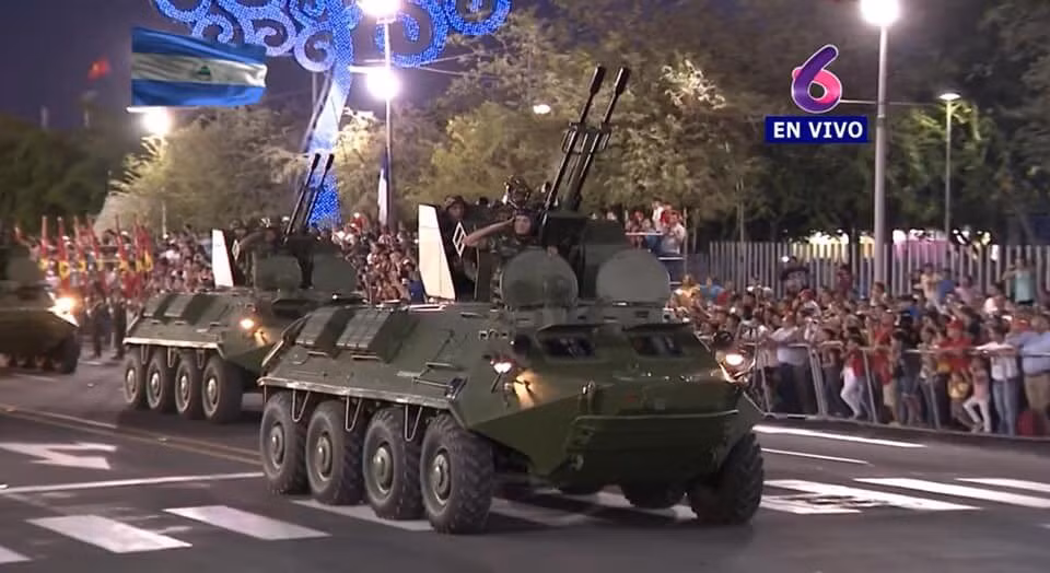 Cao xạ tự hành 23mm trên khung gầm xe thiết giáp chở quân BTR-60. Ảnh: En Vivo TV