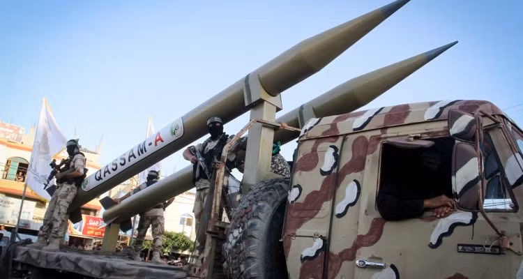 Theo tạp chí Jane's, loại đạn rocket mà Hamas sử dụng để oanh tạc Gaza vào đêm 14/3 được xác định là kiểu Fajr M-75 do Iran sản xuất. Nguồn ảnh: Patriajudia