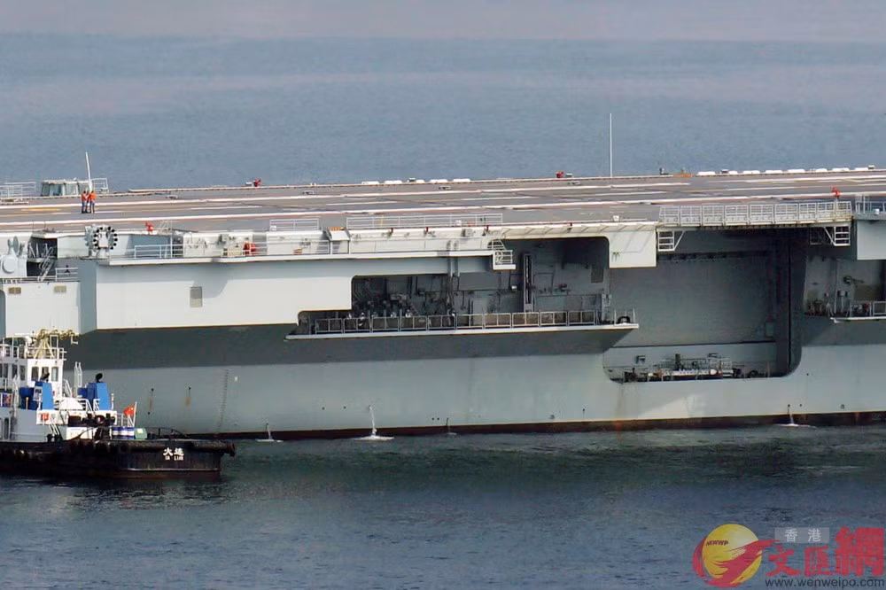 Đó là lý do mà Trung Quốc tham vọng phát triển tàu sân bay sử dụng boong phóng truyền thống kiểu Mỹ với máy phóng điện từ và máy phóng thủy lực. Dự án đó có tên là Type 002 hiện đang trong giai đoạn “thai nghén”. Nguồn ảnh: wenwweipo