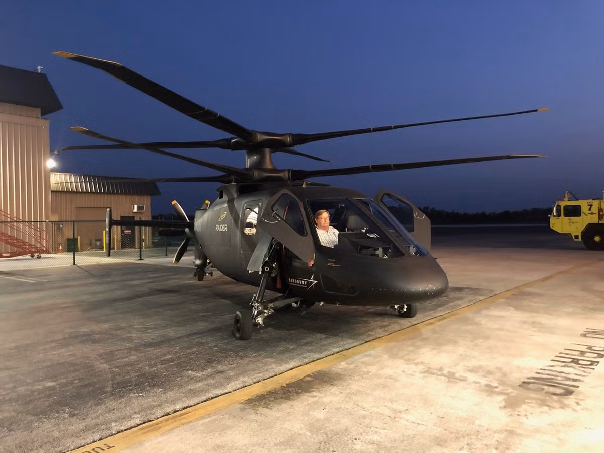 Dự án S-97 Raider được khởi động từ khoảng năm 2010 nhằm tìm kiếm dòng trực thăng trinh sát mới cho Lục quân Mỹ. Đến nay, dự án này đã tiêu tốn khoảng 200 triệu USD, đơn giá một chiếc ước tính 15 triệu USD. Nguồn ảnh: Sikorsky