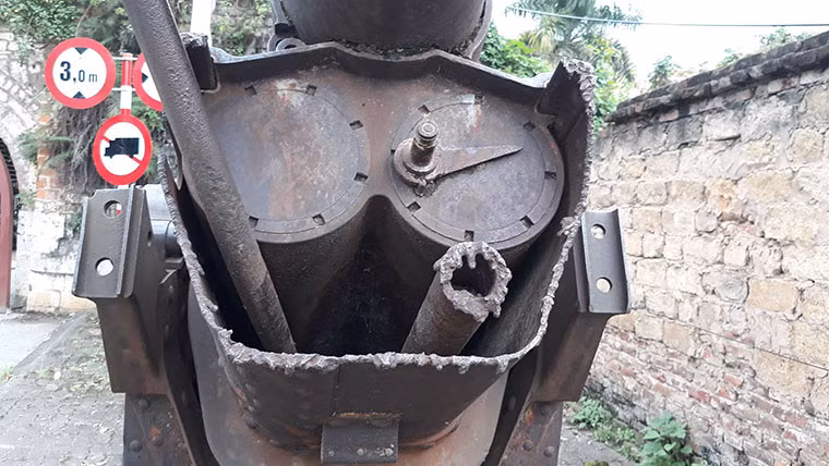 Tất nhiên để sử dụng nó hiện tại là điều không thể vì thứ nhất là không có đạn và phần lớn cơ cấu bắn pháo đã bị hư hỏng hoàn toàn.