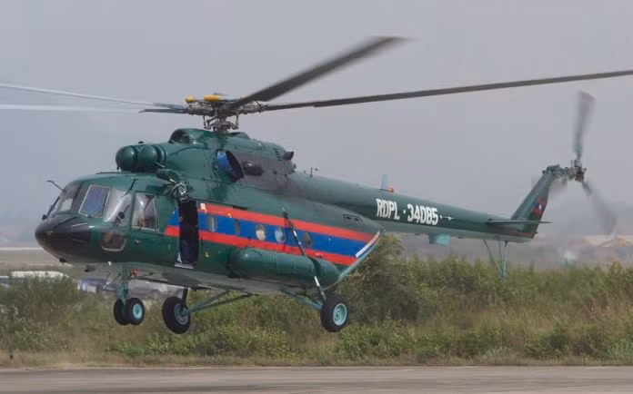 Lực lượng không quân trực thăng có khoảng 20 chiếc bay tốt, trong đó chiếm đa số là 17 máy bay Mi-17 gồm nhiều phiên bản do Nga sản xuất. Loại này khi cần cũng có thể sử dụng để tấn công mặt đất nhờ mang được rocket. Nguồn ảnh: axis