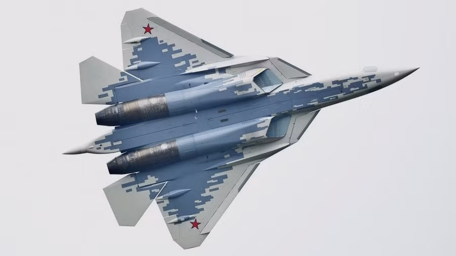 Các loại vũ khí này có thể tích hợp giá treo bên ngoài hoặc khoang vũ khí trong thân trên các máy bay tiêm kích thế hệ 5 như Sukhoi Su-57. Nguồn ảnh: RT