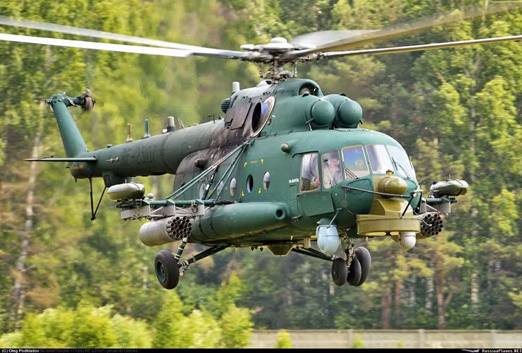 Ngoài các thay đổi trên, Mi-8AMTSh-VN nhìn chung vẫn sử dụng chung khung gầm cùng các thiết bị khí tài với bản gốc Mi-8AMTSh – phiên bản “độc đáo” của dòng trực thăng Mi-8, được thiết kế thêm khả năng tấn công mặt đất tương đương các dòng trực thăng Mi-28, Mi-35. Nguồn ảnh: Airliners.net