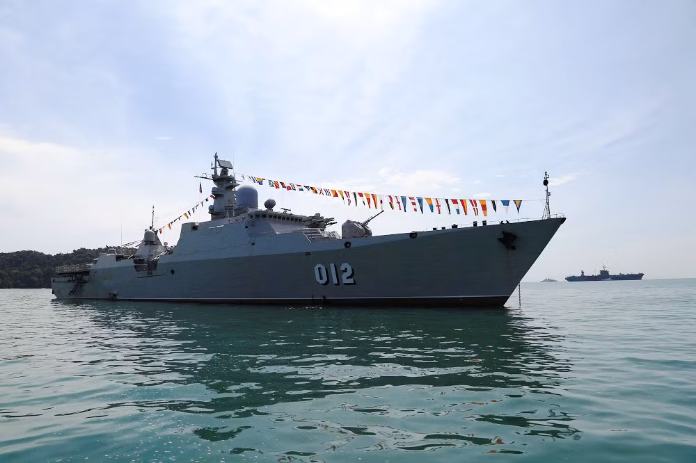 Cuối tháng 3/2019, tàu 012 Lý Thái Tổ đã tham gia duyệt binh tàu Hải quân quốc tế và Diễn tập thực binh trong quá trình tham gia sự kiện Triển lãm Hàng không và Hàng hải quốc tế 2019 (LIMA 2019) tại đảo Langkawi, Malaysia. Việc cử tàu Lý Thái Tổ tham gia LIMA một lần nữa khẳng định đường lối đối ngoại của Đảng, Nhà nước về tích cực hội nhập quốc tế và thực hiện trách nhiệm của Hải quân Việt Nam là thành viên Hội nghị Tư lệnh Hải quân các nước ASEAN. Ảnh: Báo Hải Quân