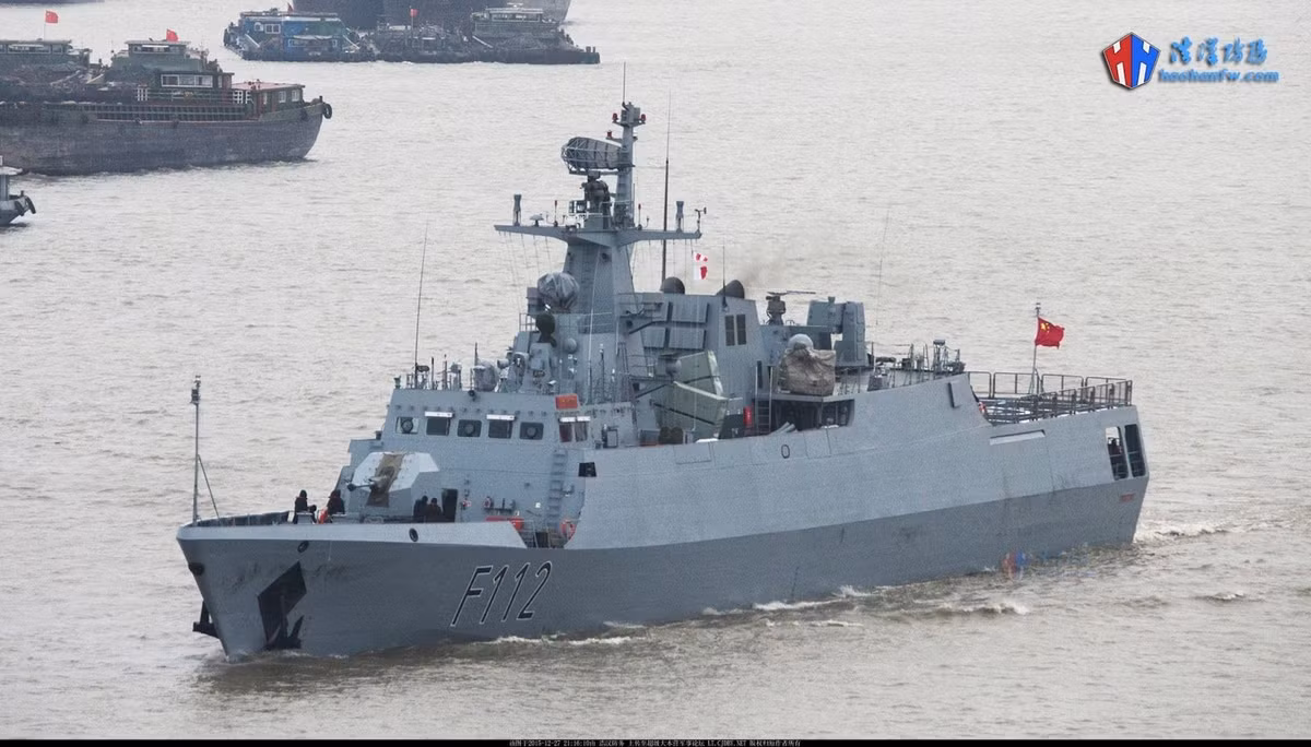 Mặc dù do Trung Quốc sản xuất, thế nhưng đáng ngạc nhiên là BNS Prottoy trang bị radar và hệ thống quản lý tác chiến của phương Tây thay vì dùng hàng Trung Quốc. Nguồn ảnh: Pinterest
