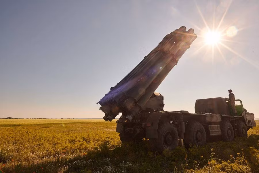 Cận cảnh bệ phóng BM-30 Smerch trang bị đạn rocket Vikha. Nguồn ảnh: diana_mihailova's