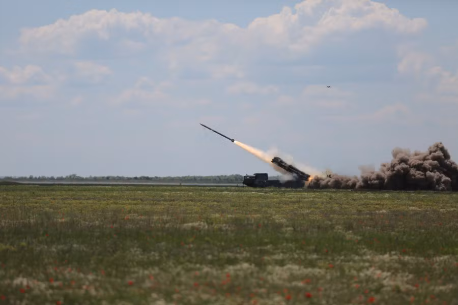 Theo truyền thông Ukraine, rocket Vikha-M có tầm phóng lên tới 130km, trong khi đó Vikha-R được trang bị đầu đạn kiểu bom chùm với sức sát thương cực kỳ khủng khiếp. Nguồn ảnh: diana_mihailova's