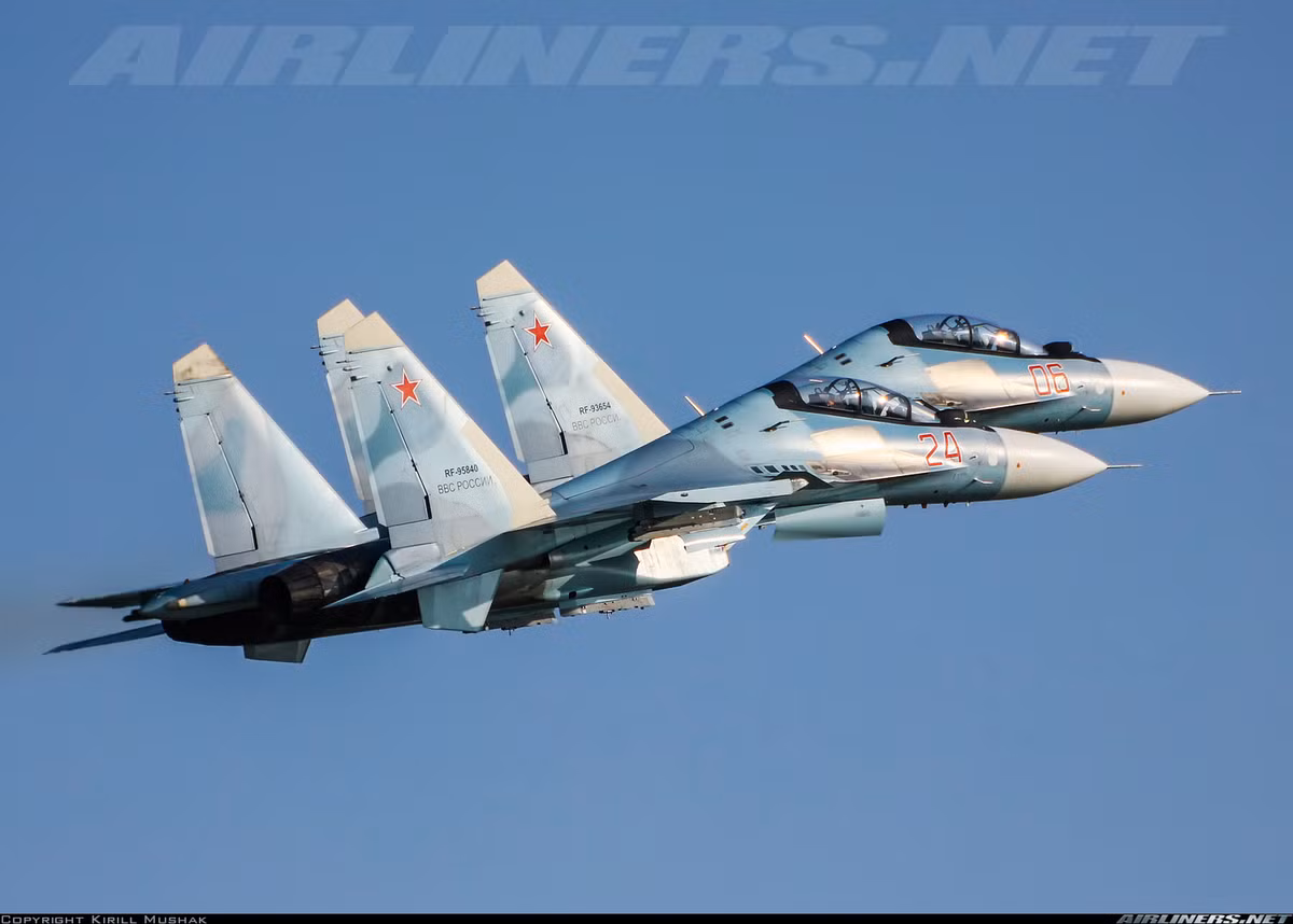 Trước đó, Bộ trưởng Quốc phòng Armenia David Tonoyan nói với các phóng viên rằng, nước này đã trả một phần hợp đồng cung cấp Su-30SM cho Nga. Theo ông này, trước tiên Armenia có kế hoạch nhận 4 Su-30SM của Nga vào cuối năm 2019, đầu 2019 và muốn mua 12 chiếc nữa. Nguồn ảnh: Airliners.net