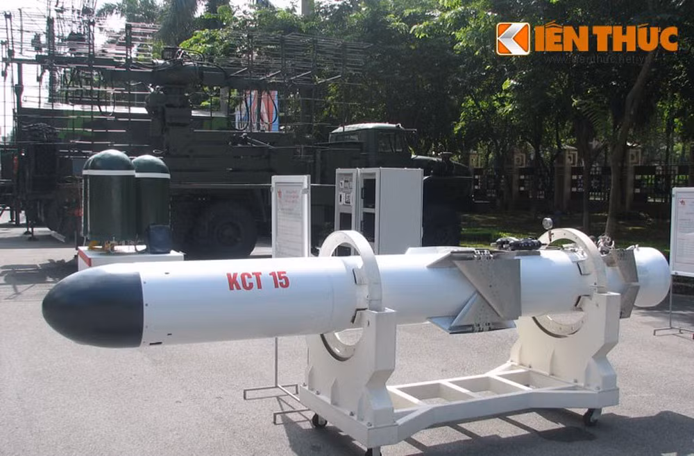 Về tên lửa, cũng không loại trừ khả năng chúng ta sẽ sử dụng Kh-35 “Made in Vietnam” mang tên KCT-15. Phiên bản tên lửa Uran-E mà Nga cấp giấy phép sản xuất cho công nghiệp quốc phòng Việt Nam.