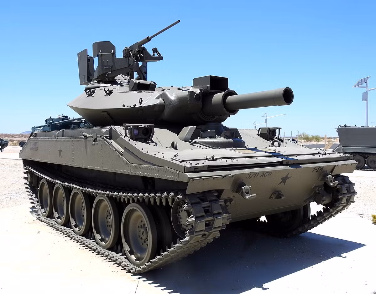 Tới giữa những năm 1990, M551 Sheridan lần lượt bị Quân đội Mỹ đưa khỏi biên chế trang bị. Mọi nỗ lực níu kéo bằng việc cải tiến chúng của nhà sản xuất đưa ra đều vô tác dụng. Nguồn ảnh: Wikipedia