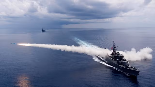 C-802A là phiên bản xuất khẩu của dòng tên lửa hành trình YJ-83 được Trung Quốc phát triển từ những năm 1990. Đáng quan tâm, C-802A cũng là phiên bản xuất khẩu có tầm bắn xa nhất của dòng vũ khí săn hạm này. Nguồn ảnh: Thaidefence