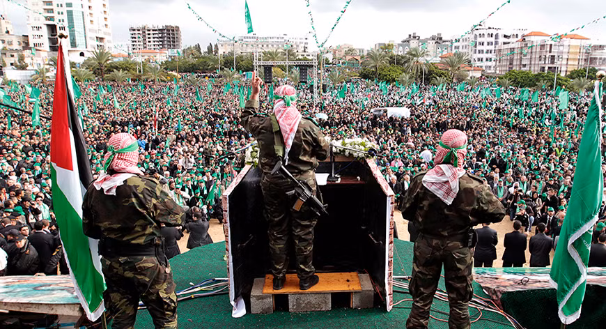  Hamas là một trong nhưng tổ chức hồi giáo vũ trang lớn nhất ở khu vực Trung Đông và là lớn nhất ở Palestine hiện nay. Kể từ ngày đầu thành lập tới nay, Hamas luôn là "tâm điểm đáng chú ý" trên thế giới khi hầu như năm nào cũng tiến hành các vụ tấn công từ nhỏ đến lớn với Israel. Nguồn ảnh: Al-Monitor