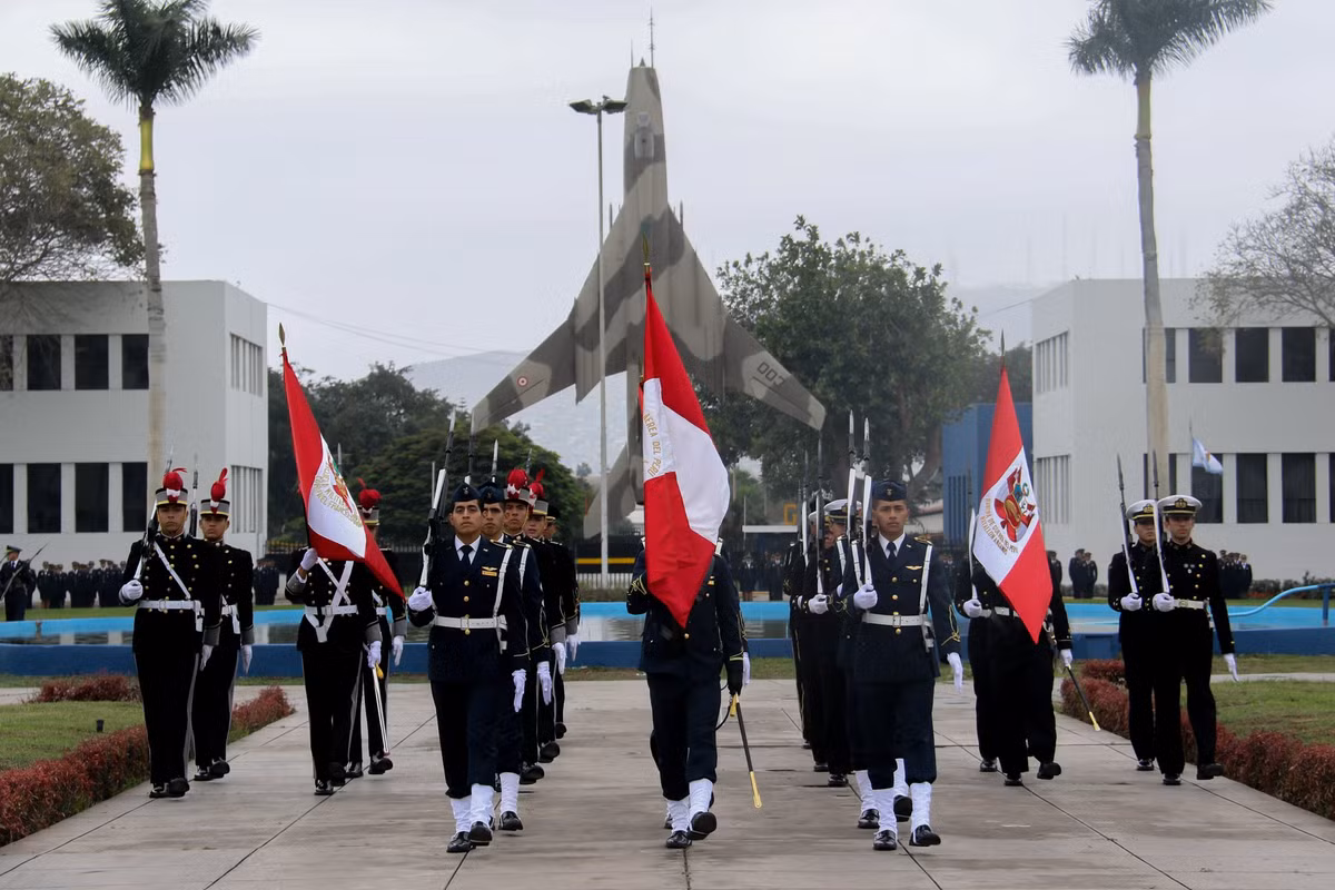 Tượng đài dựng bằng tiêm kích-bom Su-22 đặt tại căn cứ Palmas, Không quân Peru. Nguồn ảnh: GonzaloRengifo