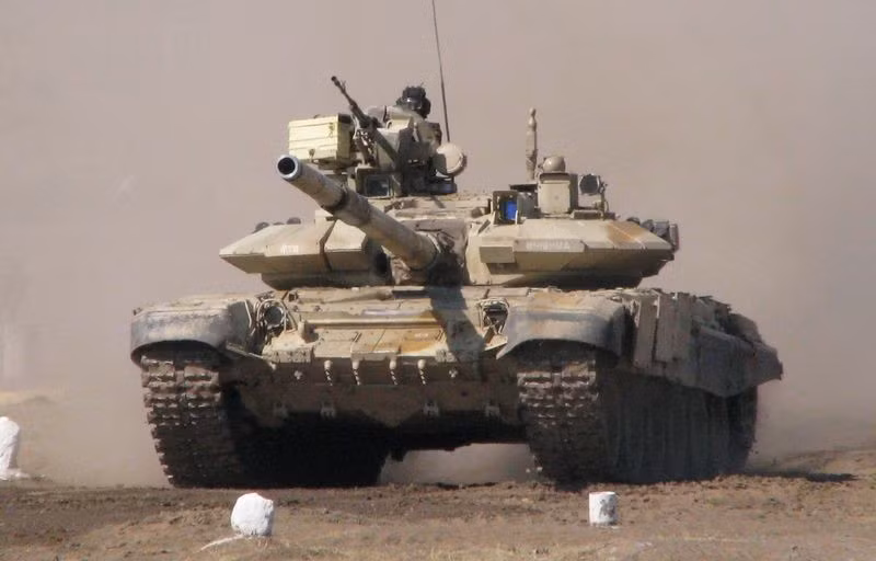 Theo Arms-Expo, Quân đội Iraq đã tiếp nhận đợt giao hàng thứ 4 các xe tăng T-90S hiện đại từ công ty quốc phòng Nga. Iraq News dẫn lời tướng Walid Khalifa - Tư lệnh Sư đoàn thiết giáp 4 Quân đội Iraq xác nhận về đợt giao hàng và cho biết thêm họ đã chuẩn bị vận hành các xe tăng mới. Nguồn ảnh: Wikipedia