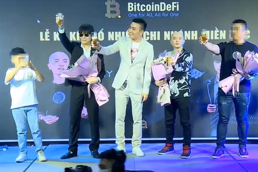 Ngoài việc kêu gọi đầu tư trả lãi, BitcoinDeFi còn phát triển hệ thống theo mô hình đa cấp kim tự tháp, trả lãi theo nhiều tầng, lấy của người sau trả cho người trước.