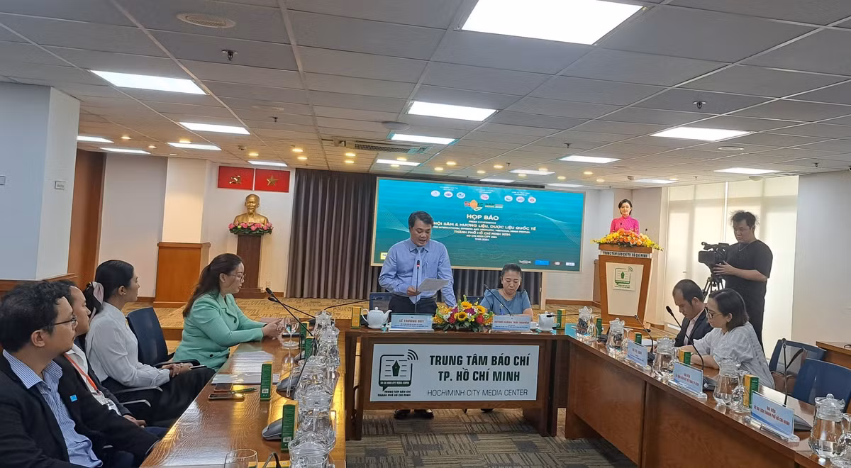 Lần đầu tiên tổ chức lễ hội sâm quốc tế tại TP HCM Lan dau tien to chuc le hoi sam quoc te tai TP HCM