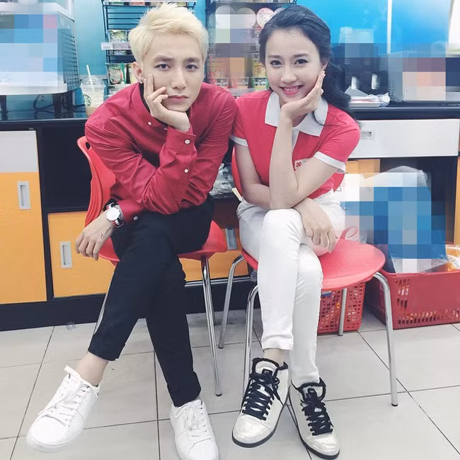Huỳnh Hồng Loan (sinh năm 1994) là cô gái góp mặt trong MV "Âm thầm bên em" của Sơn Tùng. Thời điểm MV đình đám này mới ra mắt, Hồng Loan là cái tên được dân mạng đua nhau tìm kiếm.