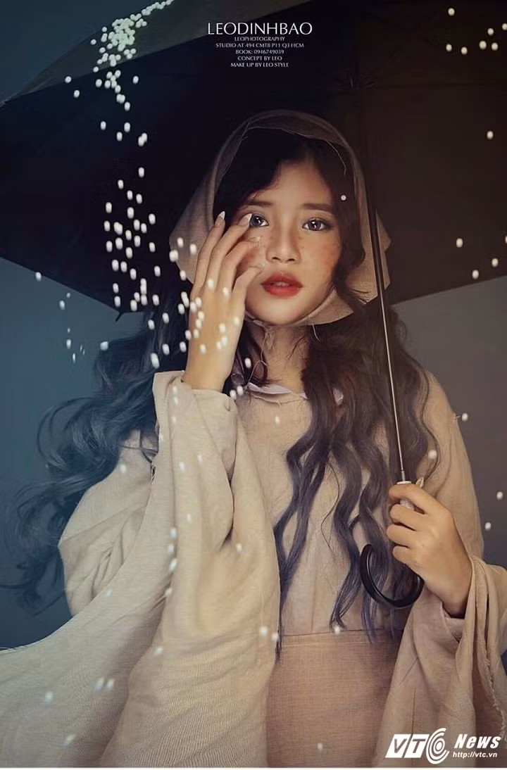 Vào dịp Noel, cô bạn sẽ dành thời gian tới nhà thờ để dự lễ và cầu nguyện cho năm mới an lành.