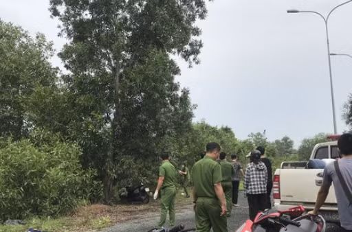  Thanh niên tử vong tư thế treo cổ trong bụi cây: Sáng 8/6, người dân đi câu cá trong con đường cụt gần đường Nguyễn Xiển (thuộc phường Long Bình, TP.Thủ Đức, TP HCM) thì phát hiện một nam thanh niên đã chết trong tư thế treo cổ trong khu vực bụi rậm cách đó vài mét. Danh tính thanh niên này được xác định là M.D.L (28 tuổi, quê Tuyên Quang, làm công nhân cho một công ty gỗ gần đó). Được biết nạn nhân có vợ và 2 con nhỏ đang sống ở quê. 