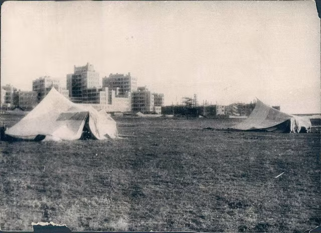 Những tòa nhà cao tầng đầu tiên ở Kharkov trong quá trình xây dựng năm 1929.