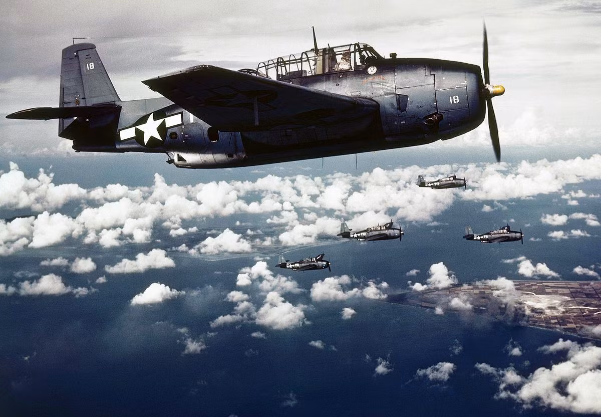 Không quân Mỹ triển khai máy bay thực hiện cuộc tấn công nhằm vào phát xít Nhật ở Wake Island tháng 11/1943.