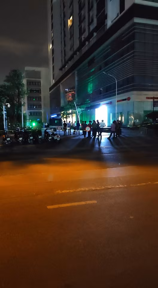 Vụ việc xảy ra vào ban đêm nên đường đi rất ít người qua lại.