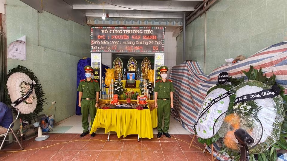 Thang quan ham cho canh sat co dong hy sinh o Bac Giang