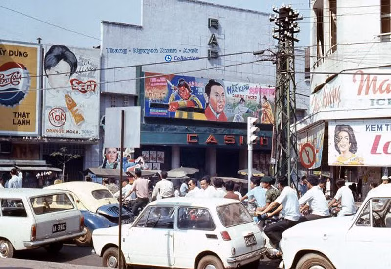 Rạp Casino, trên đường Pasteur.