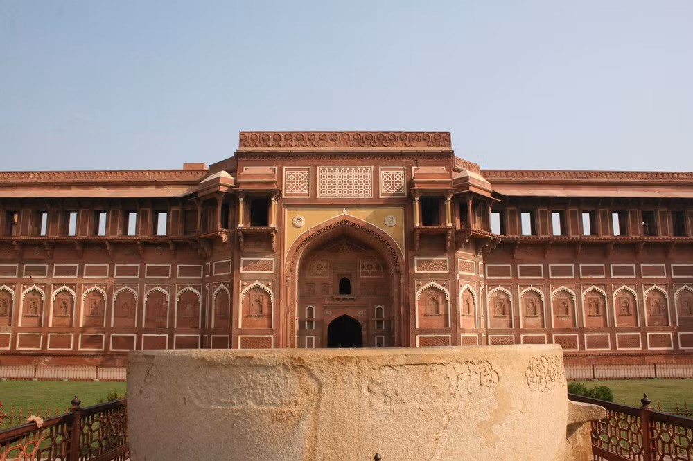UNESCO đã công nhận Pháo đài Agra của Ấn Độ là Di sản văn hóa thế giới năm 1983.