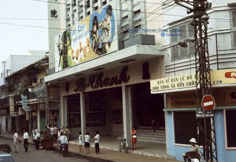 Các rạp phim ở Sài Gòn trước 1975 có sự cạnh tranh gay gắt về khán giả. Trong ảnh là rạp Lệ Thanh trên đường Phan Phú Tiên, chuyên chiếu phim tình cảm Đài Loan.
