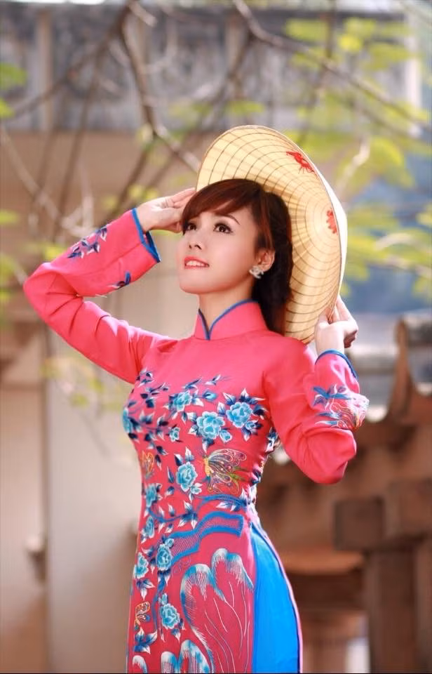 "Ước mơ của em là sau khi học xong đại học, em muốn đi du học Pháp để khỏi phí hoài 16 năm học tiếng Pháp" - My chia sẻ.