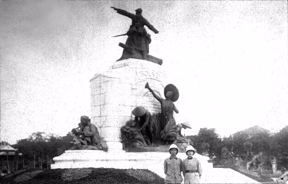 Gần vị trí tượng đài Canh Nông cũ, vào ngày 26/3/1982, lễ đặt phiến đá tượng trưng cho nơi đặt tượng lãnh tụ cách mạng Lê Nin trong vườn Chi Lăng được tổ chức trọng thể. Đến ngày 20/8/1985, tượng đài Lê Nin chính thức khánh thành... Vào thời điểm này, tượng đài Canh Nông chỉ còn là ký ức mờ nhạt trong tâm trí những người Hà Nội lớn tuổi.