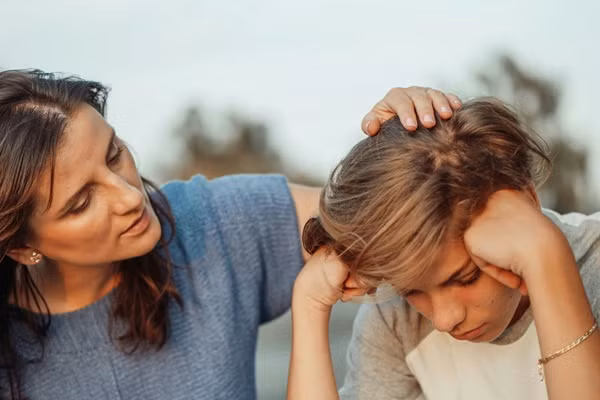 Tôi giận sôi khi nghe con trai hỏi một câu về bố Toi gian soi khi nghe con trai hoi mot cau ve bo