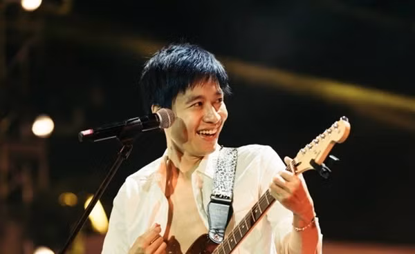 Thang (Ngot) len tieng sau lum xum doi tu