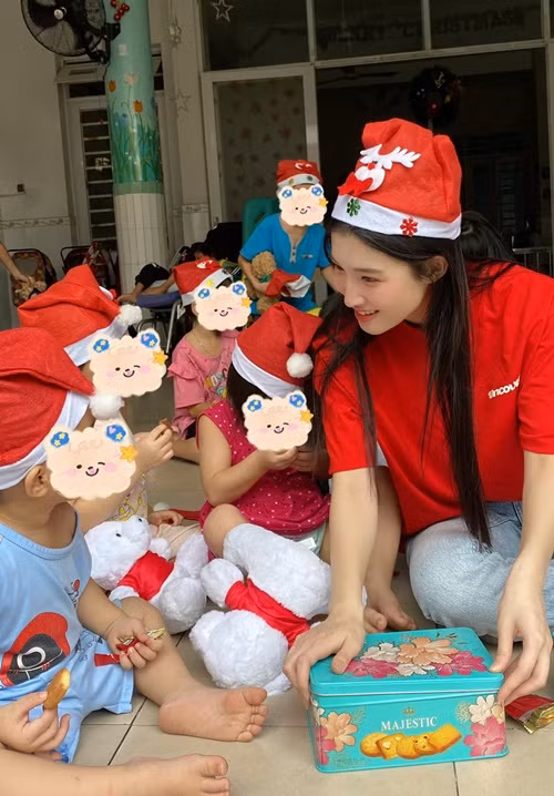 Phương Nhi tích cực tham gia các hoạt động từ thiện.