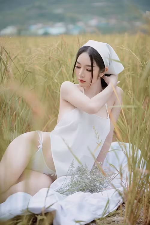 Hot girl người Thái Lan gây ấn tượng còn bởi gương mặt ngây thơ.