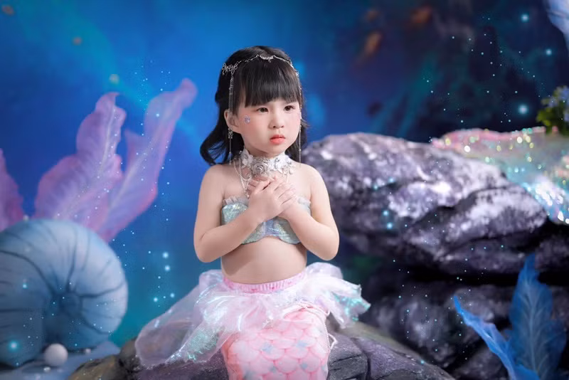 Con gái Thiên An tỏ ra dạn dĩ trước ống kính máy quay.