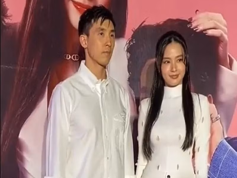 Doanh nhân Trần Duy Minh Đạt - thiếu gia nhựa Duy Tân được cho là nửa kia của Midu. Cả hai từng chụp ảnh chung tại một sự kiện năm 2023. Ảnh: Đời Sống Pháp Luật.