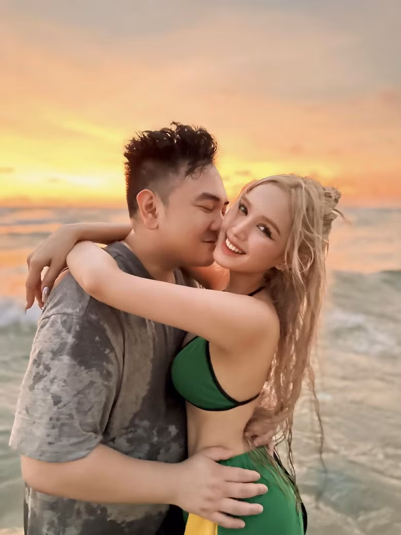 Bên dưới dòng bình luận của Xoài Non, nhiều dân mạng cũng đã lên tiếng ủng hộ cho hành động đáp trả của cô nàng, đồng thời mong netizen bớt săm soi cuộc sống của cặp đôi hậu ly hôn.