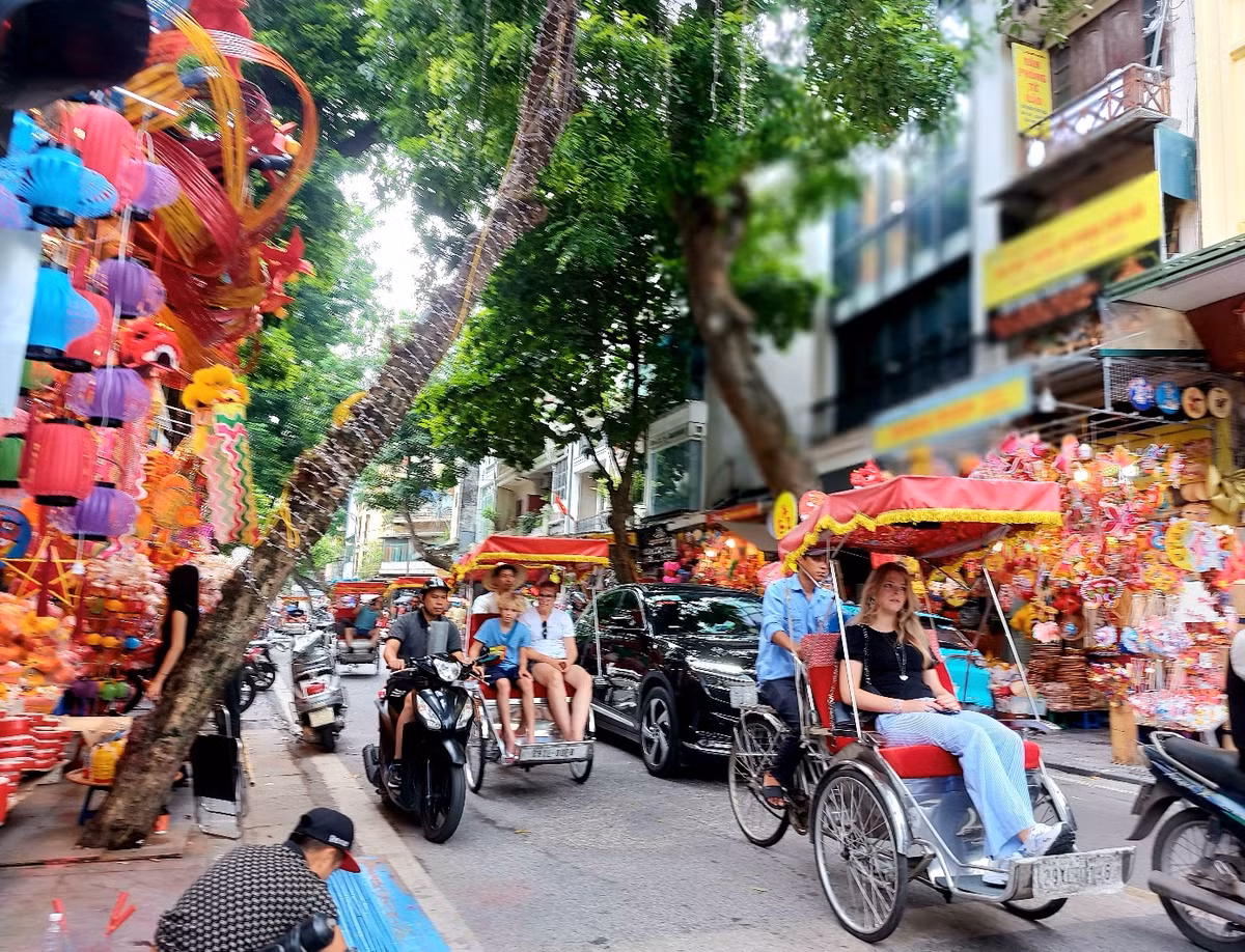 Pho bat trend so mot Viet Nam da ‘thay ao’ cho Tet Trung thu-Hinh-2