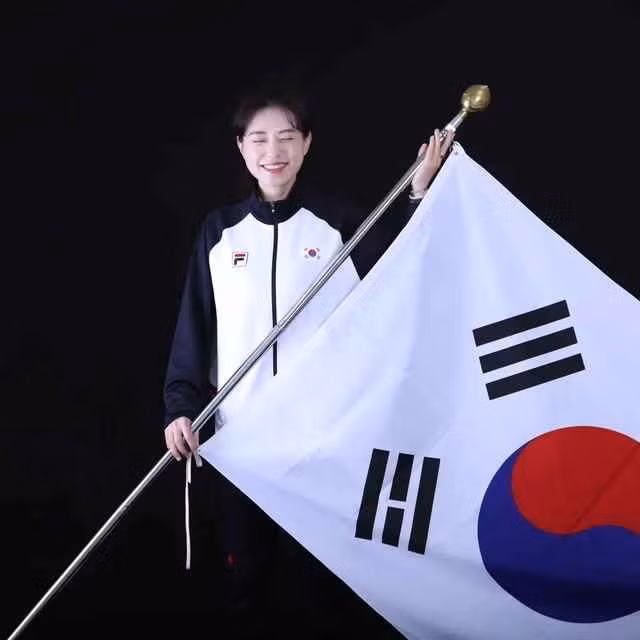 Trên các trang báo lớn như BBC Sports đã đánh giá Kim Ye-ji là "vận động viên ngầu nhất ở Thế vận hội này".