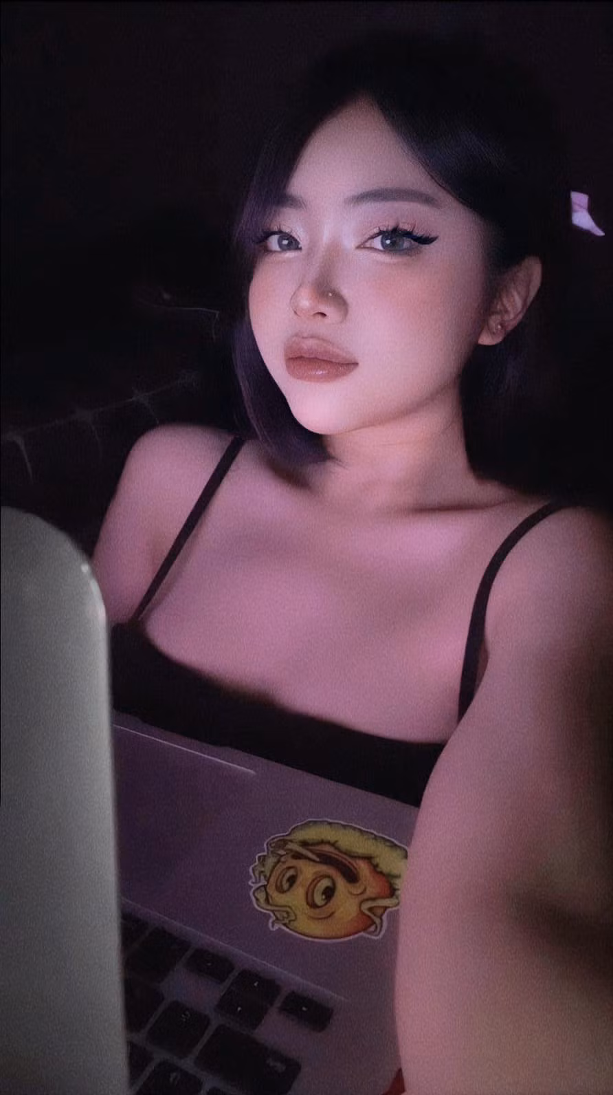 Cô nàng sở hữu nhan sắc xinh đẹp, ngọt ngào không kém hot girl nào.