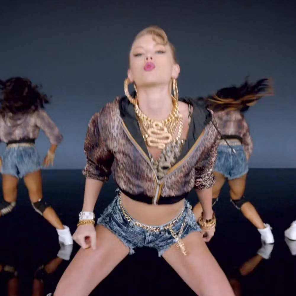 Nhung hinh anh khien Taylor Swift mat diem trong mat fan-Hinh-7