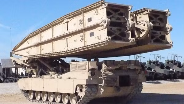 Hệ thống cầu đột kích liên quân JAB được phát triển trên khung bệ Abrams hứa hẹn sẽ phục vụ từ năm 2019 thay thế M104 Wolverine. Nguồn ảnh: DRS Technologies