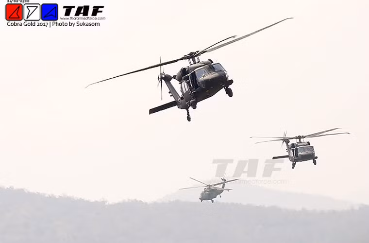 Có rất nhiều trực thăng Black Hawk của Mỹ-Thái Lan cùng tham gia chi viện cho lực lượng đặc nhiệm mặt đất. Nguồn ảnh: TAF