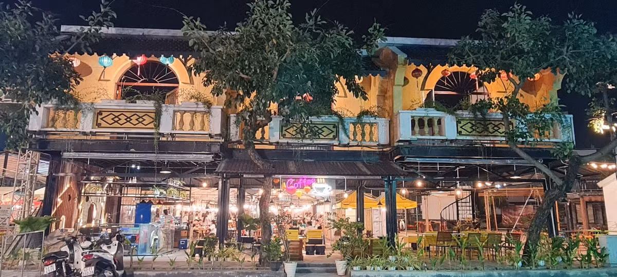 Điểm làm nên sự nổi bật và khác biệt giữa chợ đêm Helio và các chợ đêm khác ở Đà Nẵng là khu chụp ảnh “check-in" dành cho du khách.