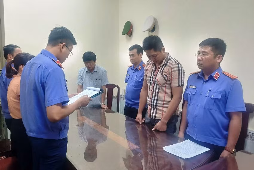 Vụ nhận hối lộ tại TT Pháp y Quảng Ngãi: Bắt nguyên Chánh án TAND huyện Vu nhan hoi lo tai TT Phap y Quang Ngai: Bat nguyen Chanh an TAND huyen