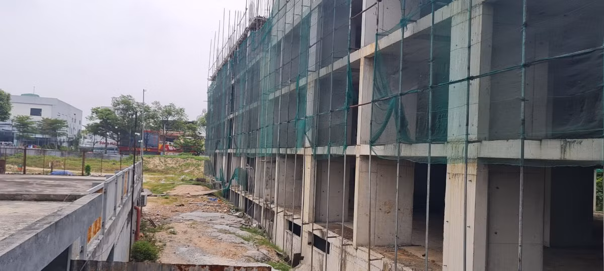 Riêng khối nhà A, B đang triển khai thi công xây dựng và chưa đủ điều kiện bán nhà ở xã hội hình thành trong tương lai, chưa đủ điều kiện tiếp nhận hồ sơ đăng ký mua nhà ở xã hội theo quy định của pháp luật.